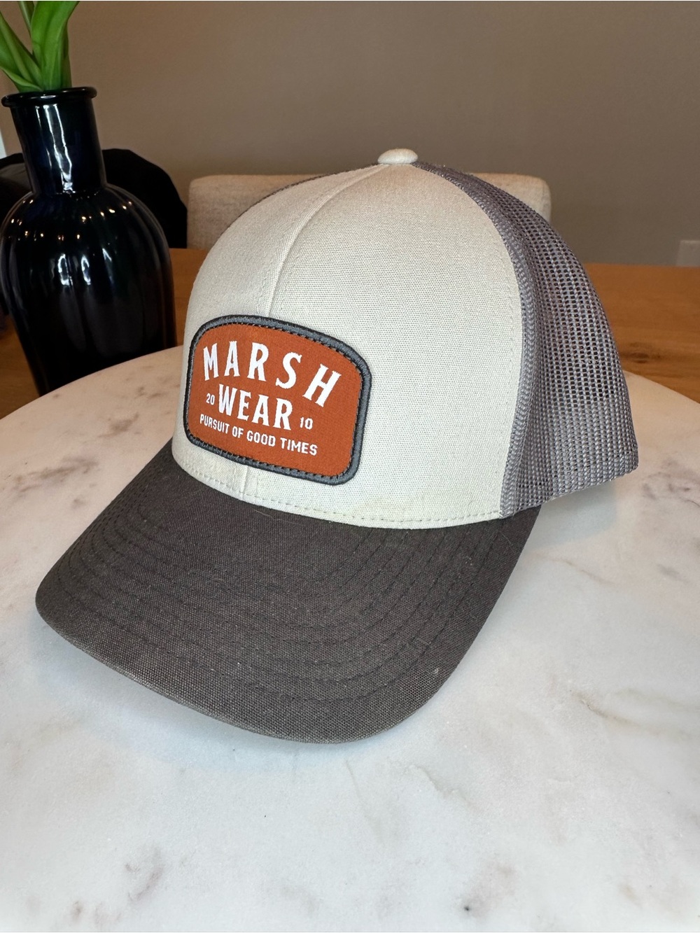 Marsh Wear men’s Hat in Cream and grey new
